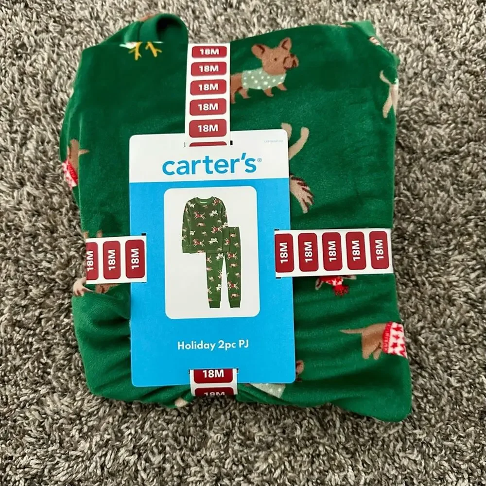 Carter's Green Reindeer Pajama Set Size: 18 Months (1079)